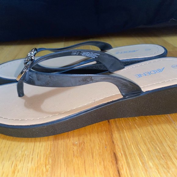 Ardene Flipflops - Picture 4 of 8